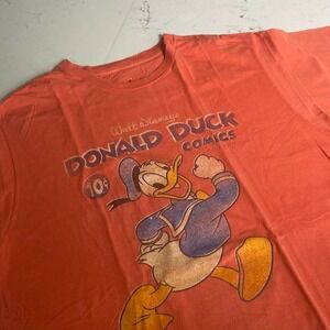 Disney Cast‎ Member Exclusive Donald Duck Comics T-Shirt XL